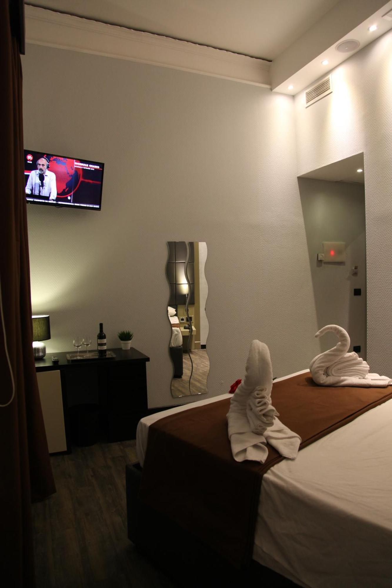 نابولي Dolce Vita Rooms المظهر الخارجي الصورة