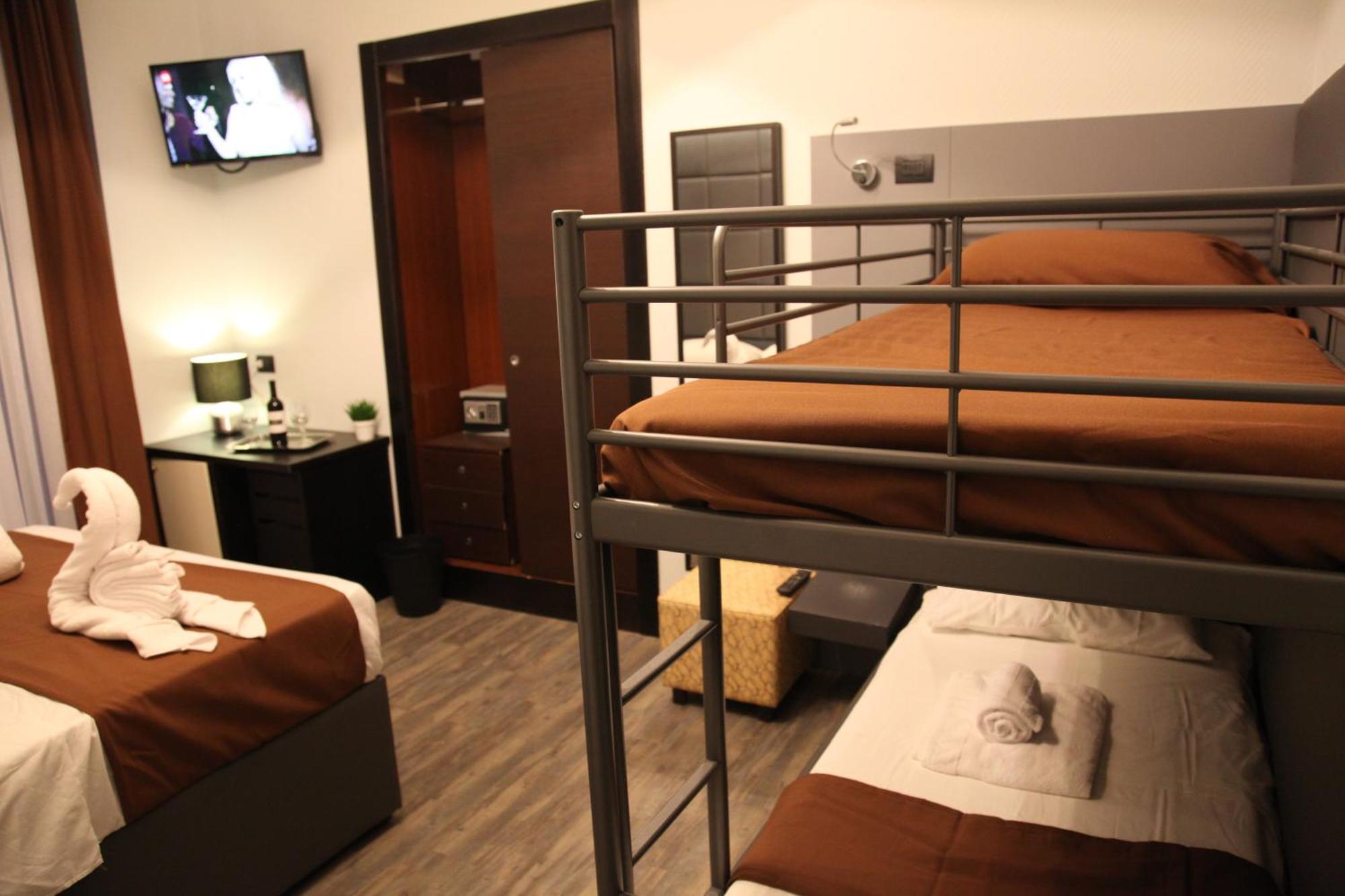 نابولي Dolce Vita Rooms المظهر الخارجي الصورة