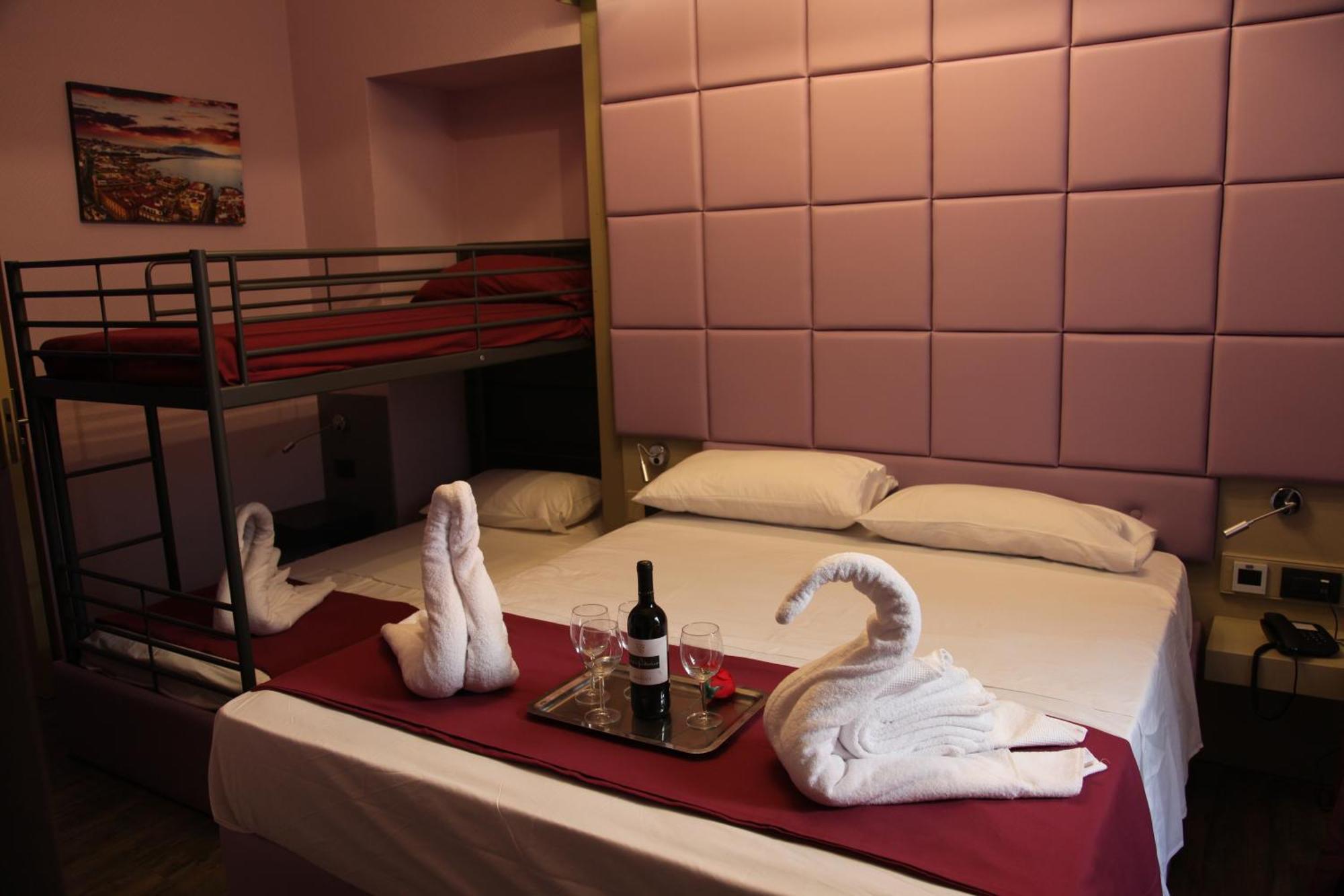 نابولي Dolce Vita Rooms المظهر الخارجي الصورة