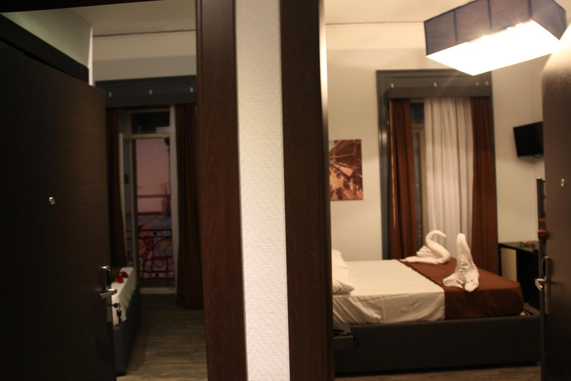 نابولي Dolce Vita Rooms المظهر الخارجي الصورة