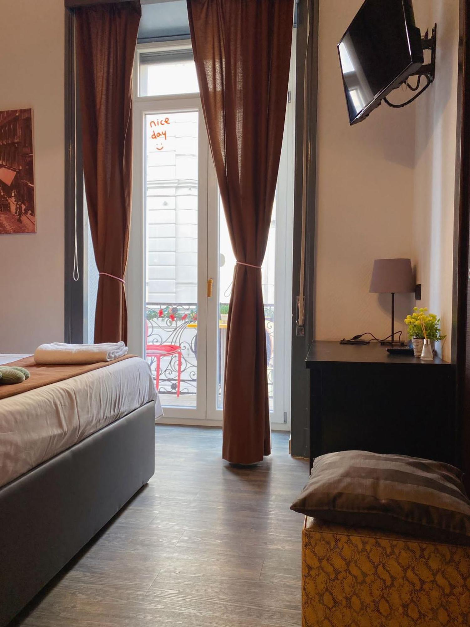 نابولي Dolce Vita Rooms المظهر الخارجي الصورة