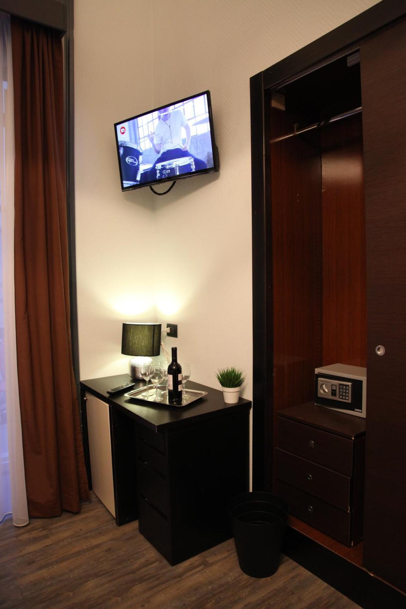 نابولي Dolce Vita Rooms المظهر الخارجي الصورة